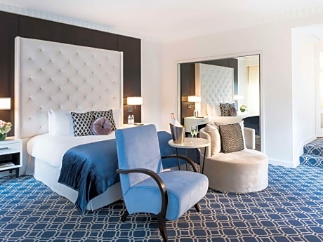 Prestige One Bedroom Suite with King Bed