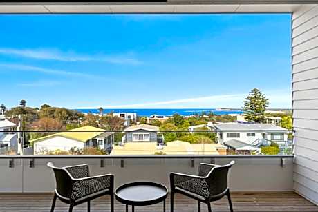 Live the dream with pool spa and ocean views