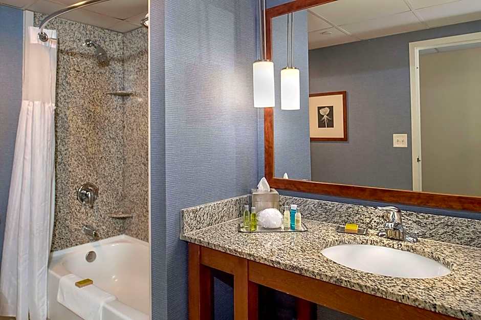 DoubleTree By Hilton Saint Louis Westport