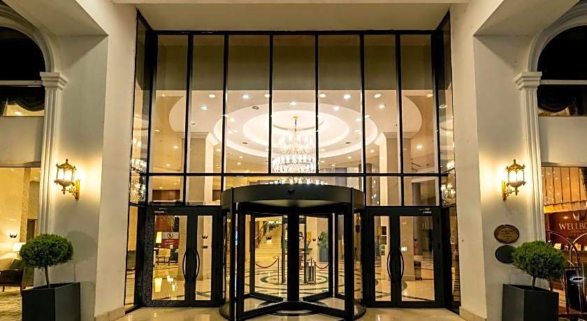 Wellborn Luxury Hotel