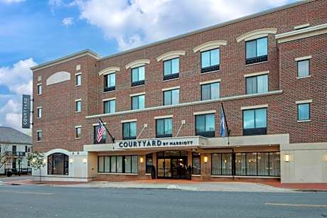 Courtyard by Marriott Fredericksburg Historic District