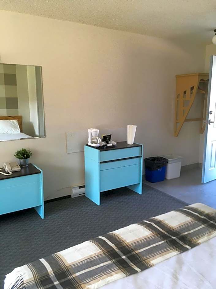 Christina Lake Motel and RV Park