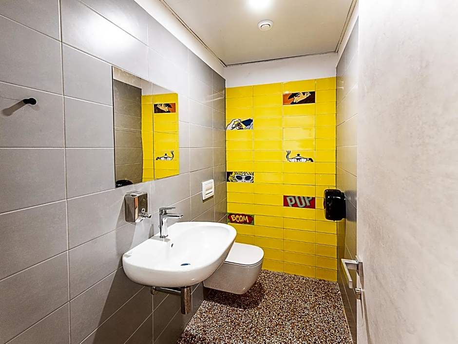 Marathon Hostel