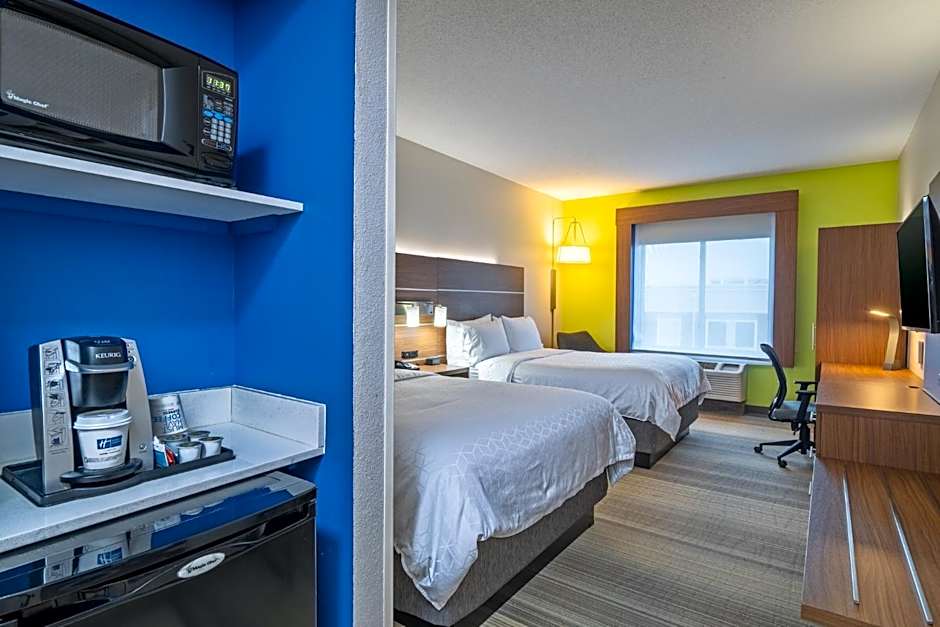 Holiday Inn Express Hotel & Suites Woodbridge By IHG