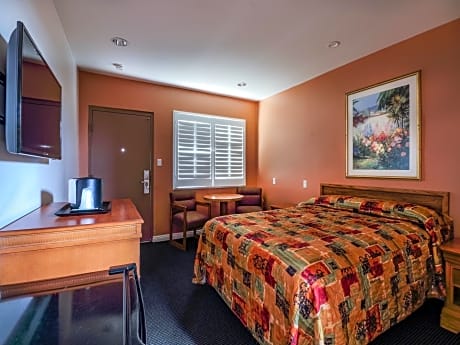 Classic Queen Room