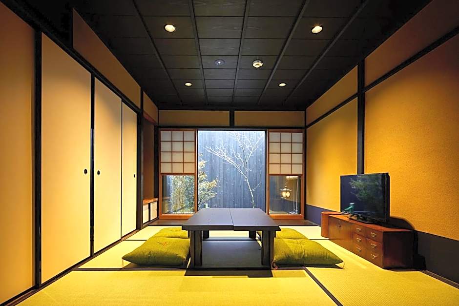 Kyoto Urushiro Wakasaya