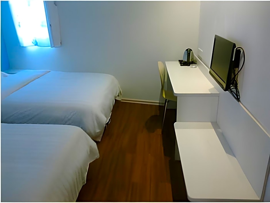 V8 Hotel Xi Cun Branch