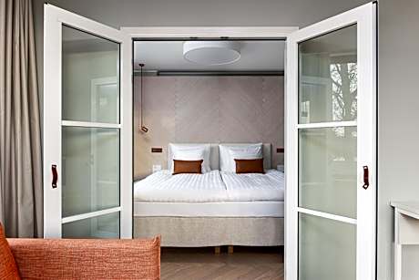 Suite with Sofa Bed