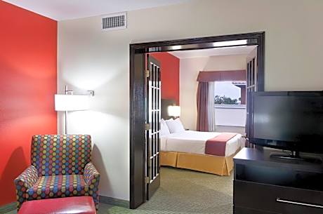 1 King One Bedroom Suite
