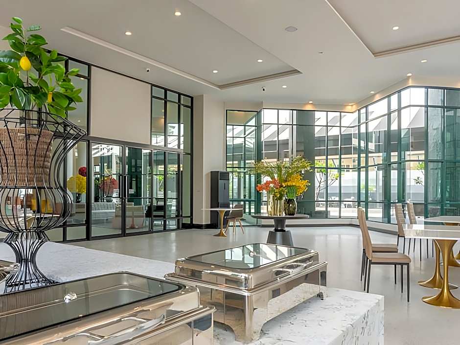Solis Beach Hotel Rajamangala