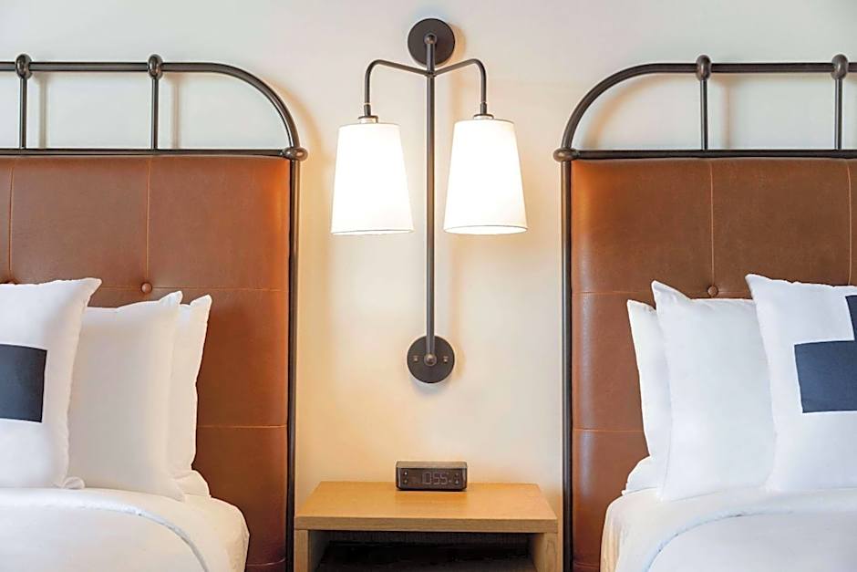 Photo 1 of 7 of 2 Queen Beds, Mobility Accessible
