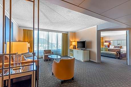 Two Bedroom Suite 2 King Beds