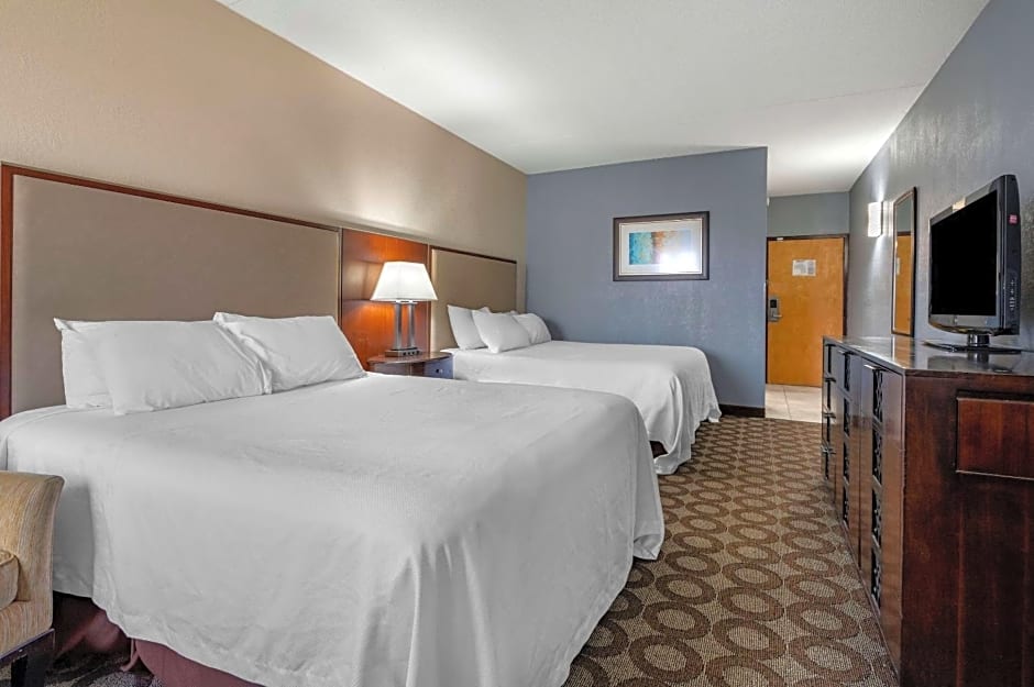 Econo Lodge Inn & Suites