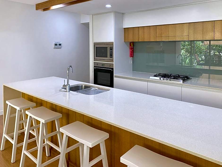 Maggies Beachfront Apartment 9