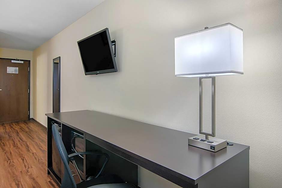 Econo Lodge Inn & Suites Springfield Main Street