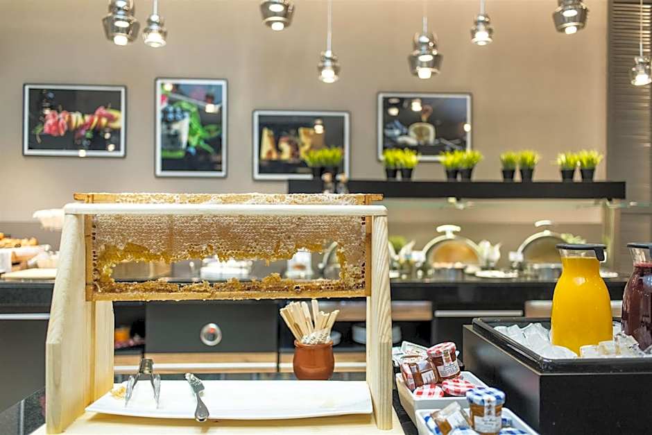 Sky Blue Hotel & Spa