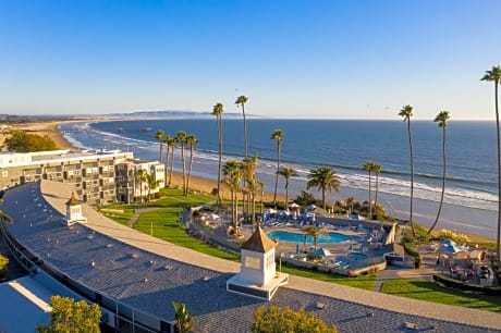 SeaCrest Oceanfront Hotel