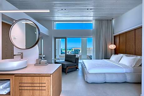 Signature Suite with Outdoor Jacuzzi