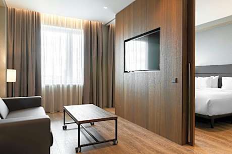 1 bedroom suite, 1 king, sofa bed, riga city view, corner room, top floor