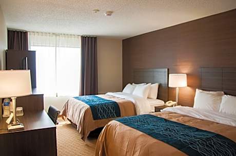 Deluxe Room with Two Queen Beds - Upper Floor