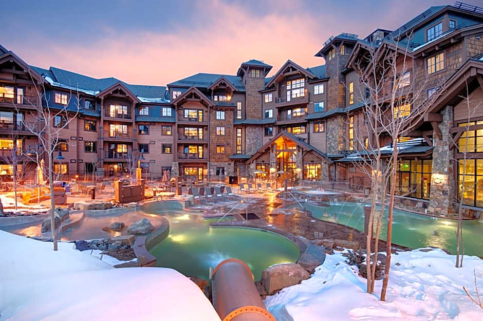 Grand Lodge on Peak 7