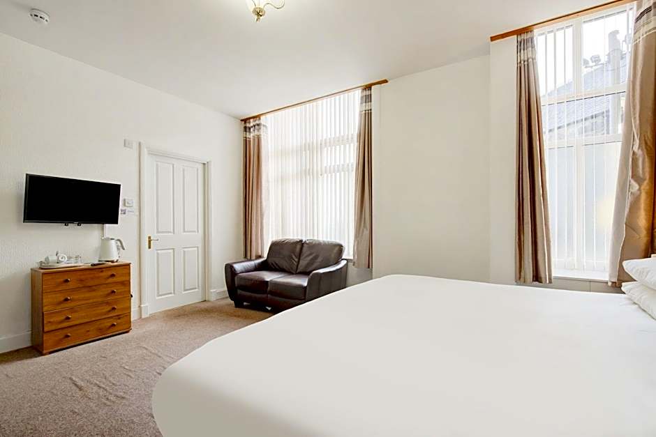 OYO Eastbank Hotel, Speyside Scotland