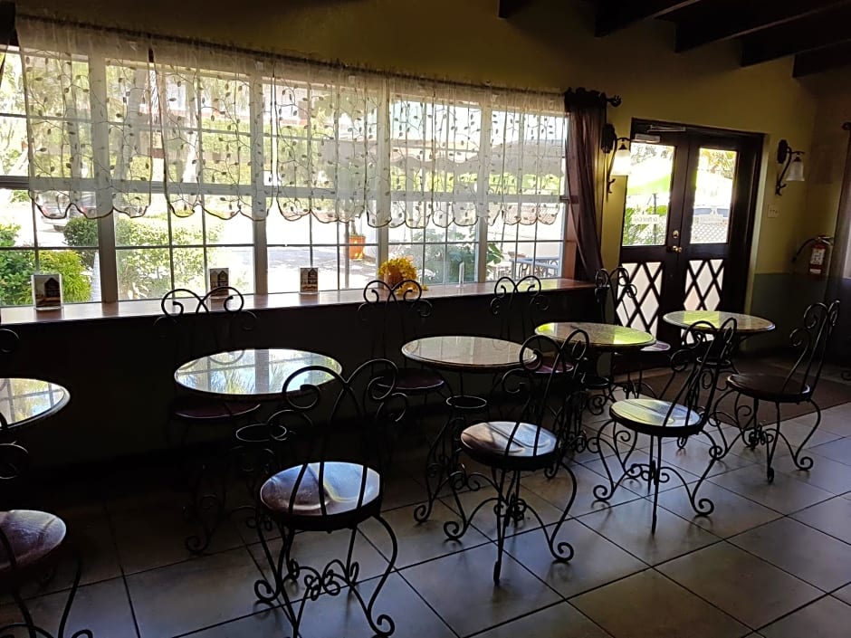 Radisson Fort George Hotel And Marina