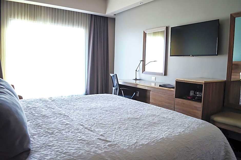 Photo 1 of 8 of Executive 1 King Bed