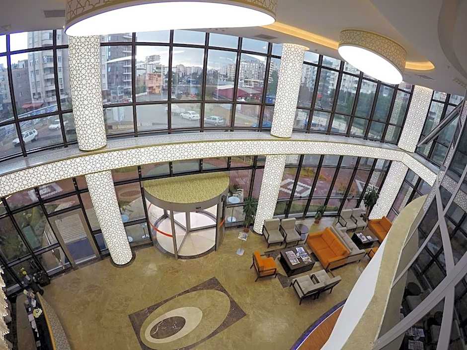 Yol İş Holiday Adana Otel