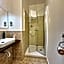 Hostel Helvetia - Private Rooms in City Center