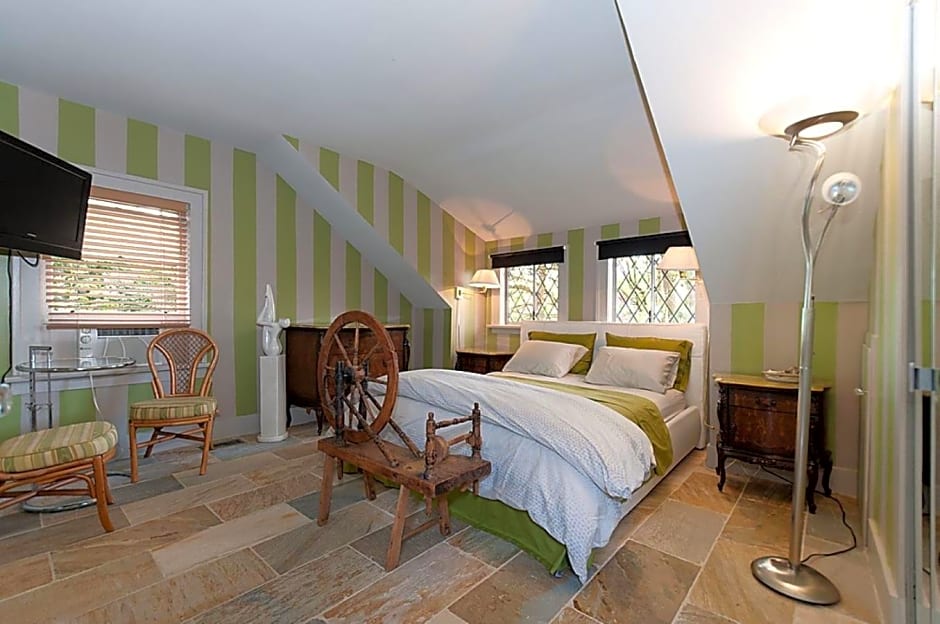 House On Dunbar B&B