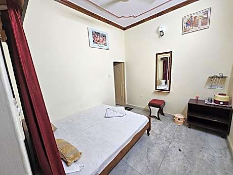 Standard Room -- 1 Bed