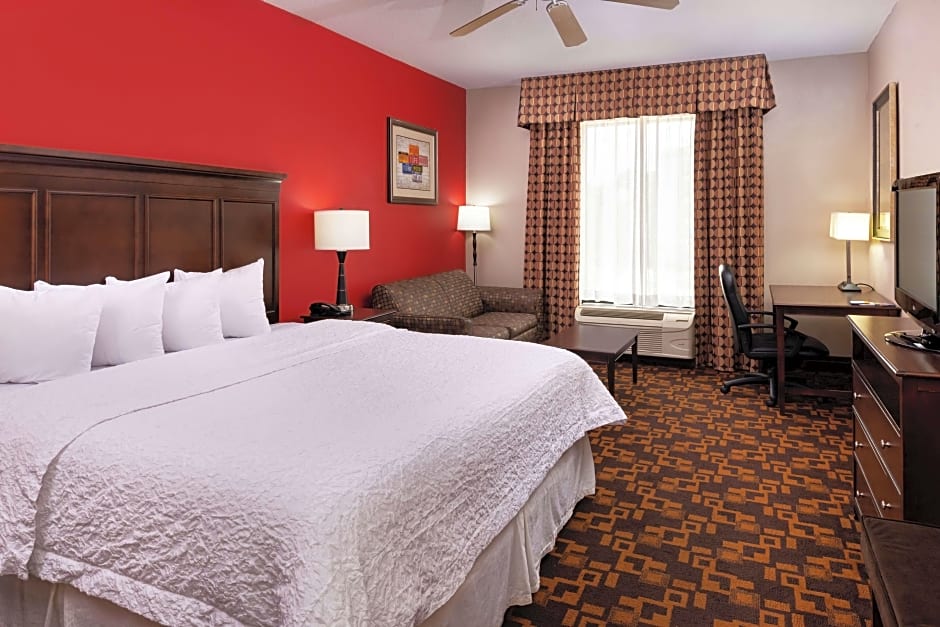 Photo 1 of 10 of Studio 1 King Bed, Mobility Accessible, Bathtub
