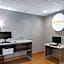 La Quinta Inn & Suites by Wyndham Rapid City