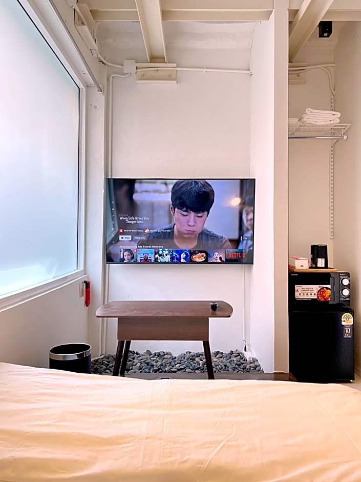 Chatel Samyan - Self check-in