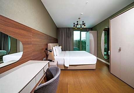 Premium Four-Bedroom - Family Stay