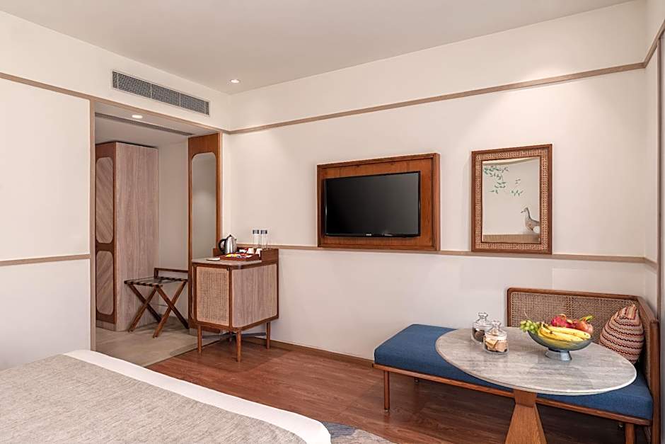 Nidhivan Sarovar Portico