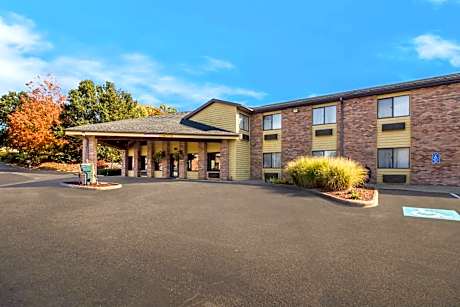 Quality Inn East Liverpool - Calcutta