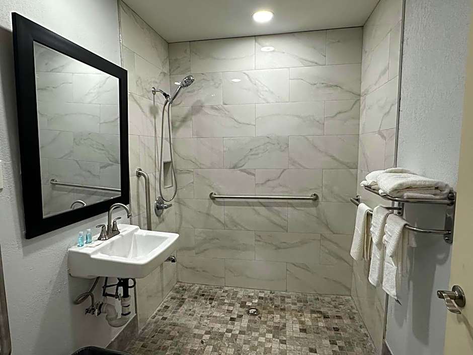 Suburban Studios Newport News - Hampton