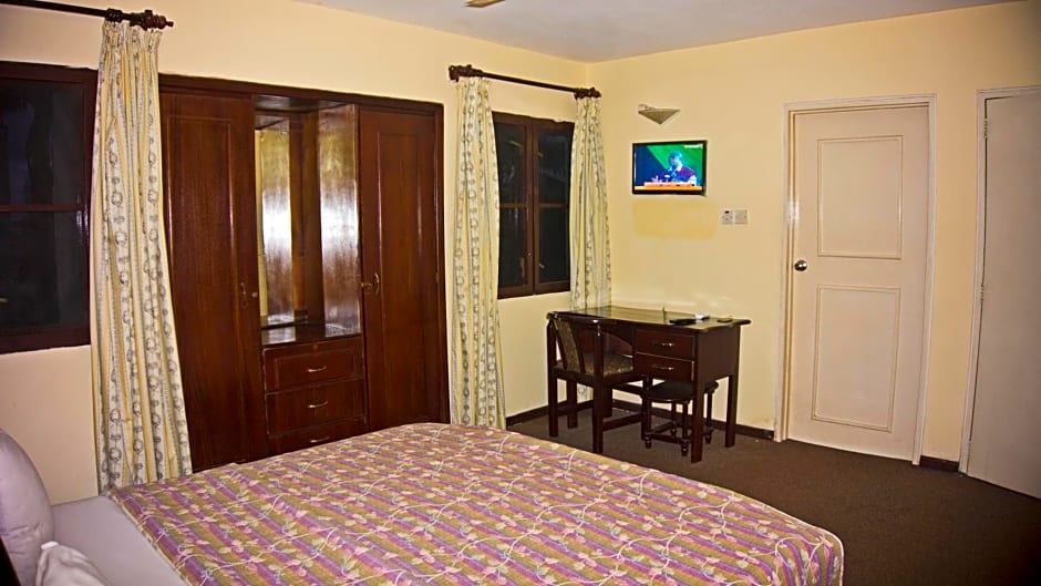Photo 1 of 16 of Ensuite Room