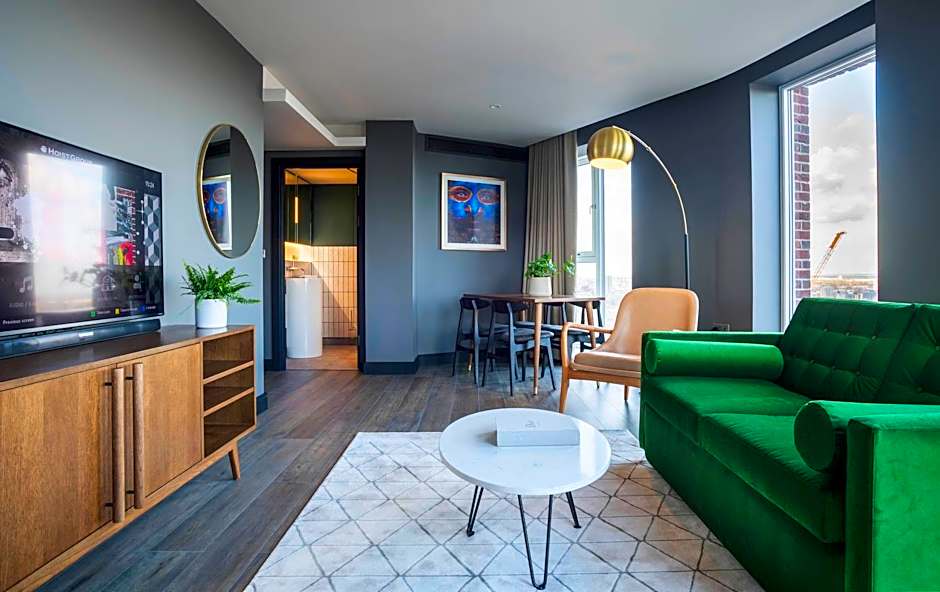 The Gate London City