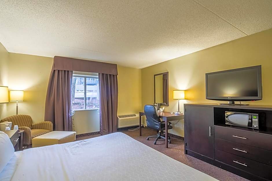 Holiday Inn Express Hotel & Suites Pittsburgh Airport By IHG
