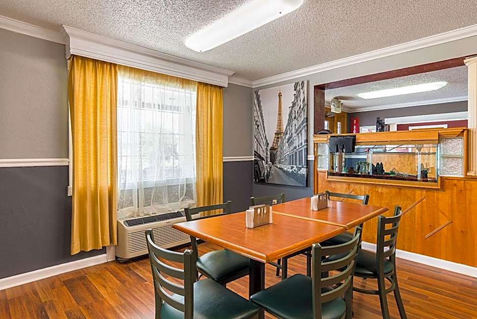 Econo Lodge Jacksonville near Little Rock Air Force Base