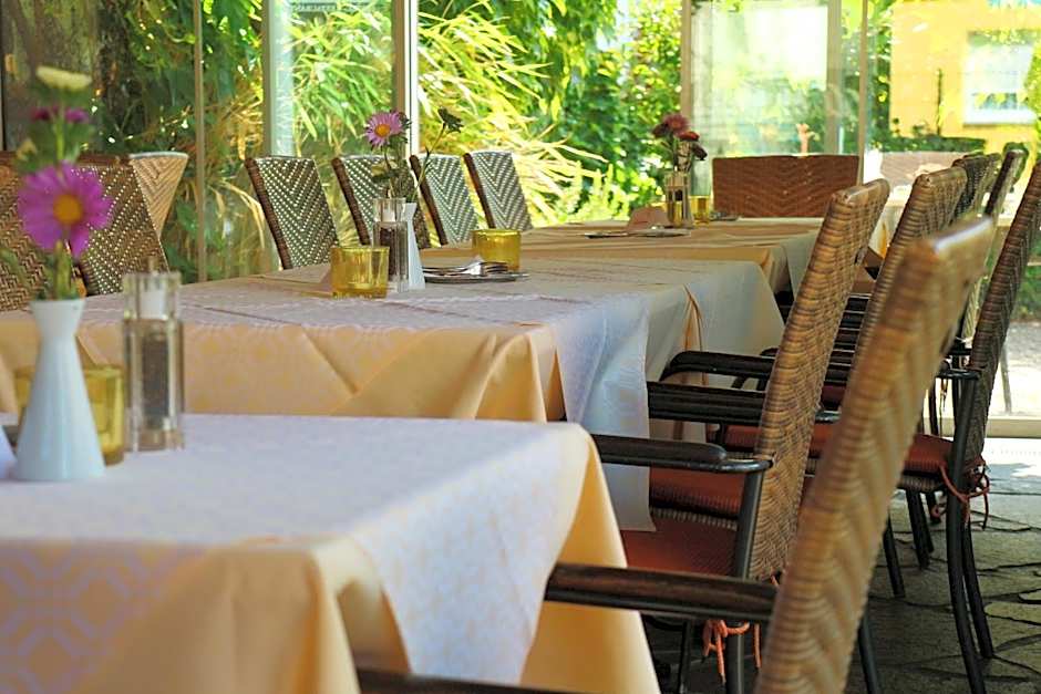 Hotel - Restaurant Hirschen - Werneths Landgasthof beim Europa- Park Rust