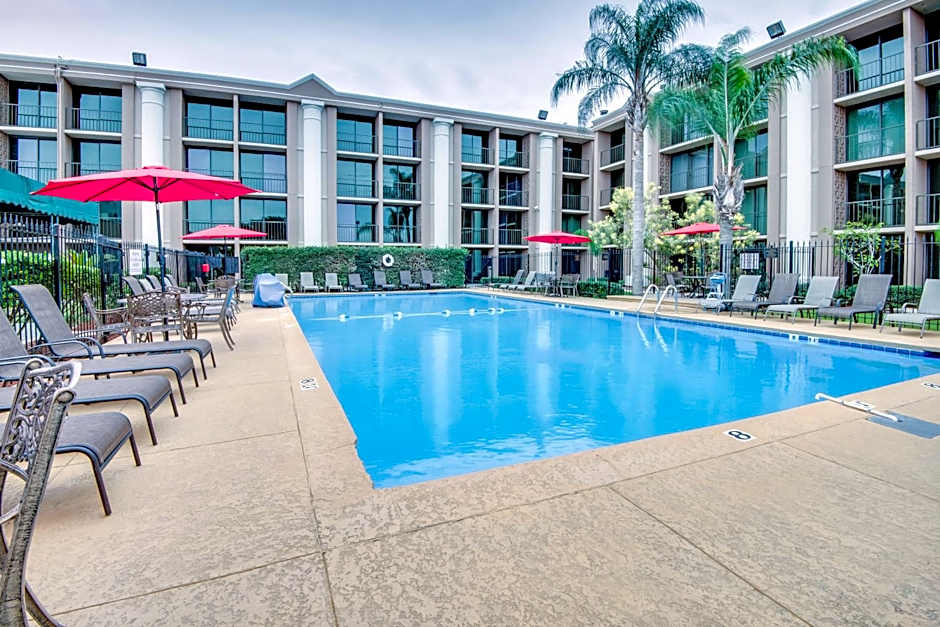 Clarion Hotel & Suites New Orleans Airport