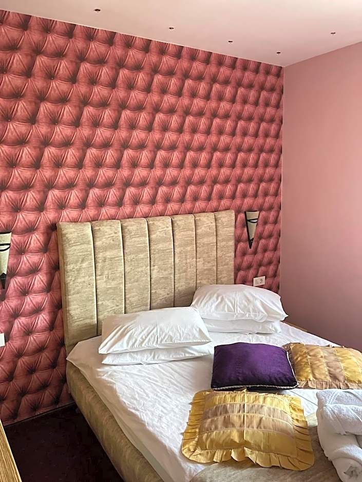 Casa Dunarea by Genco