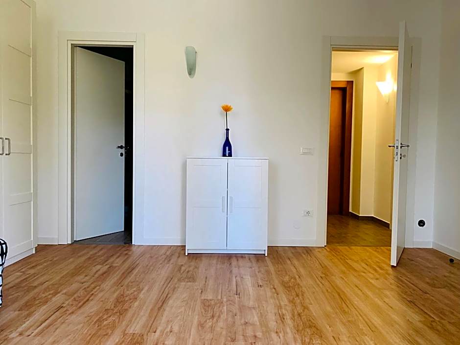 Front Lake Apartment Bardolino