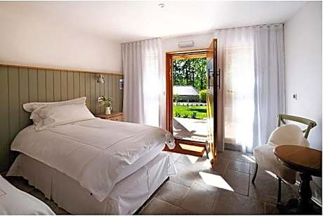 Deluxe Double or Twin Room with Garden View