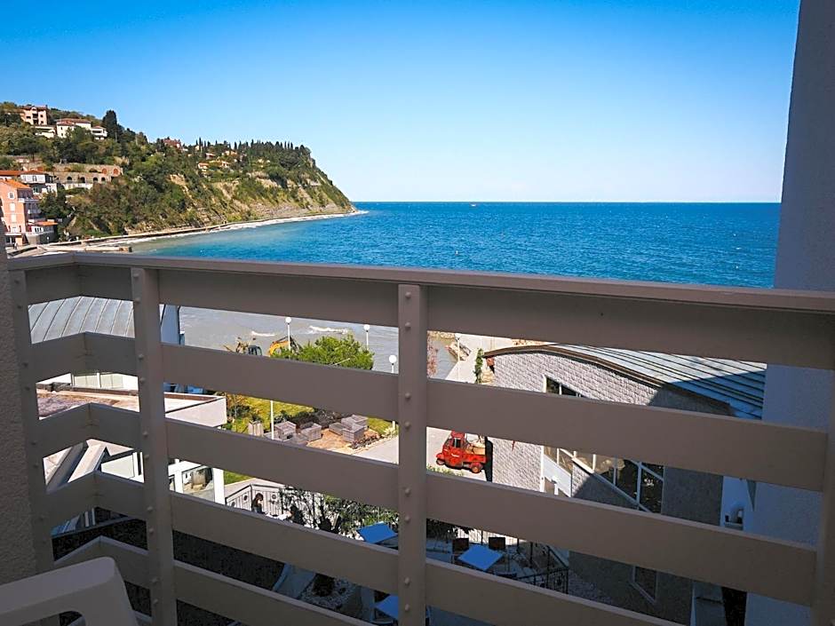 Barbara Piran Beach Hotel