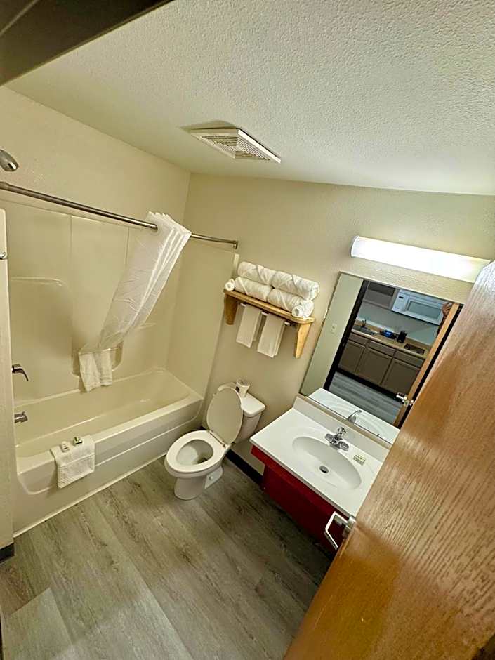 Baymont Inn & Suites By Wyndham Dickinson, ND
